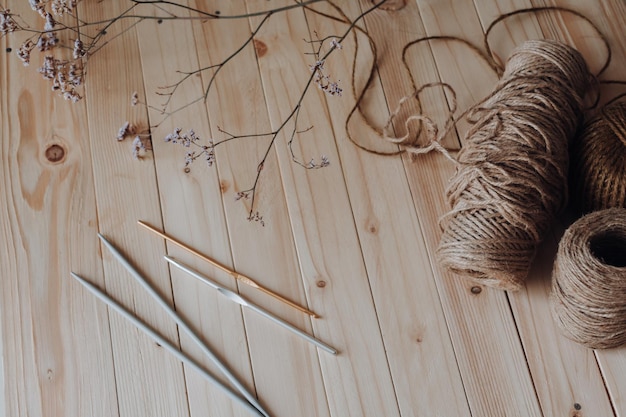 Materiale de brodat și fire pastel